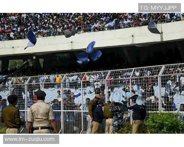 梅西印度行引发混乱当地官员指责组织方贪婪无能与球迷自拍成风